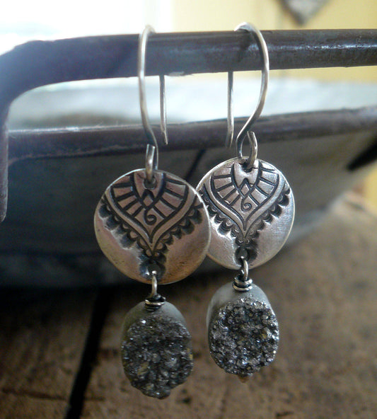 Noceur Oval Earrings - Handmade. Oxidized fine and sterling silver. Druzy