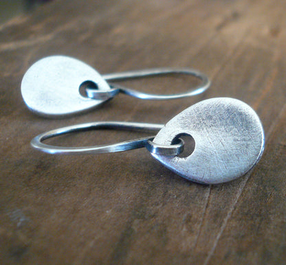 Essential Earrings Medium Tear - Handmade. Oxidized Fine and sterling silver dangle earrings