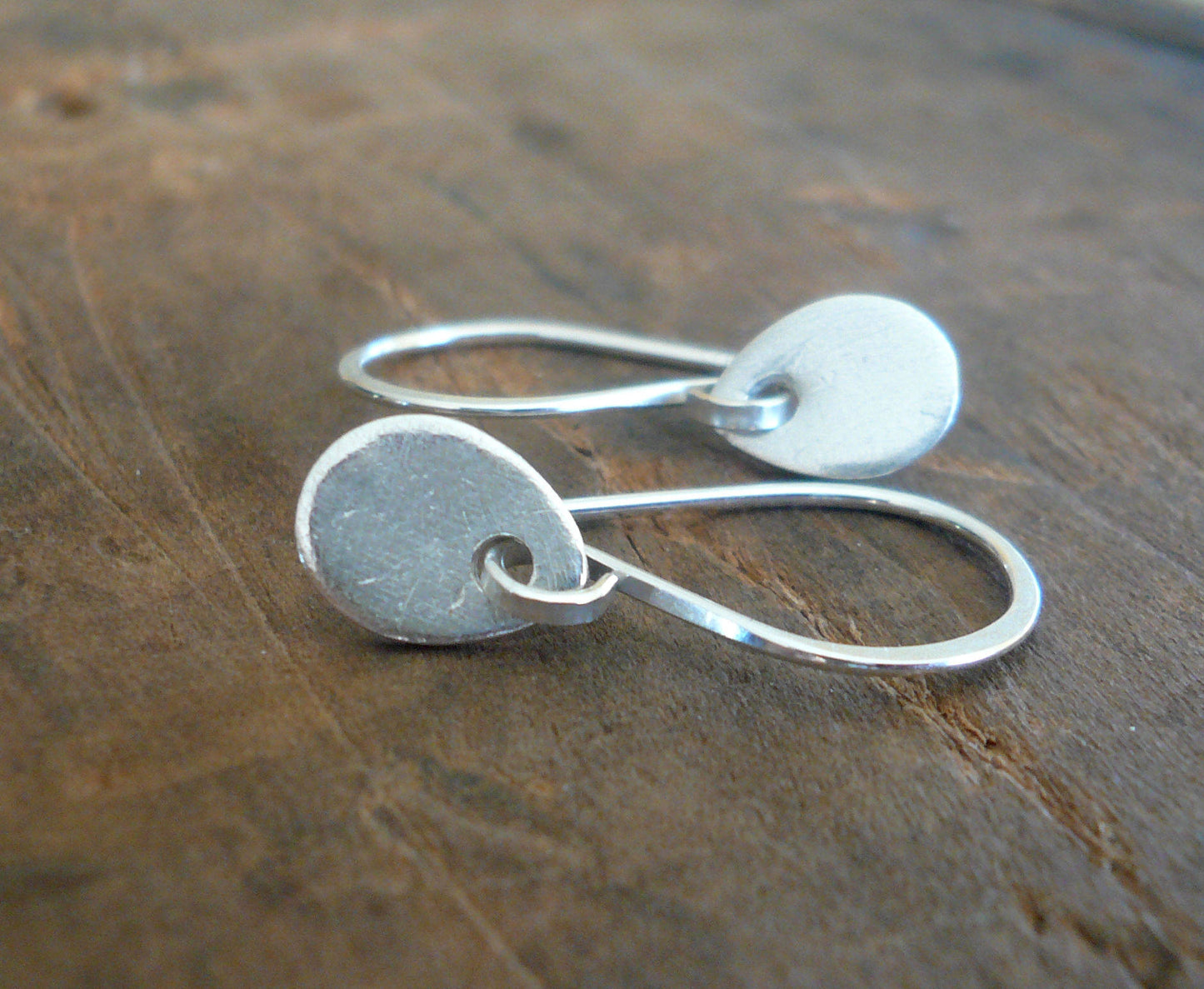 Essential Earrings Small Tear - Handmade. Fine and sterling silver dangle earrings