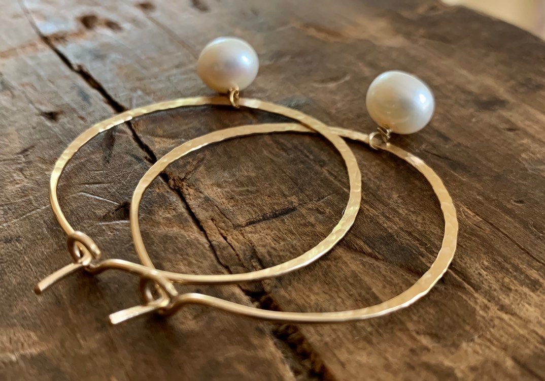 Mangly Hoops with Pearls in Gold - Choice of 6 sizes. Handmade. Hammered. 14k goldfill hoops. White freshwater pearls.