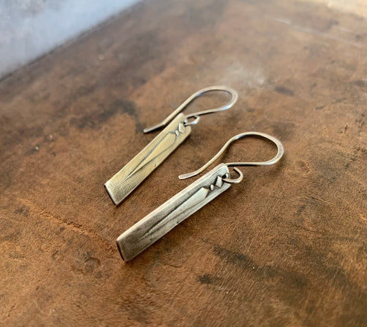 Leas Earrings - Handmade. Oxidized fine & sterling silver dangle earrings.
