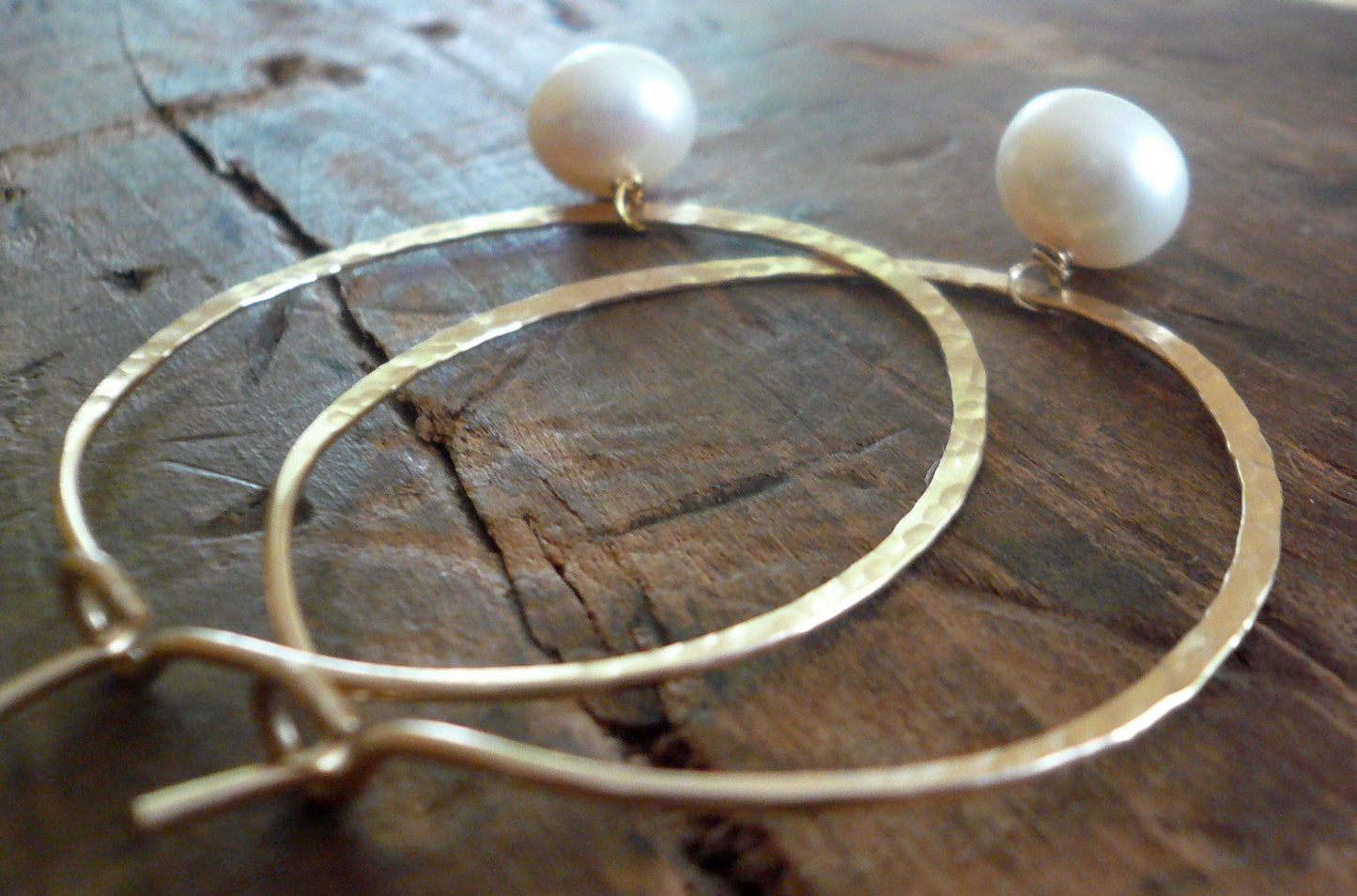 Mangly Hoops with Pearls in Gold - Choice of 6 sizes. Handmade. Hammered. 14k goldfill hoops. White freshwater pearls.