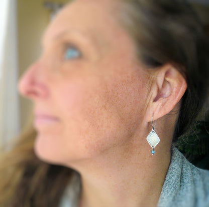 Serein Earrings- Oxidized fine and sterling silver. Labradorite. Dangle earrings.Handmade