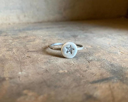 Super Star Ring - Size 6. Sterling & Fine Silver Oxidized Hammered Ring. Hand made by jNic Designs